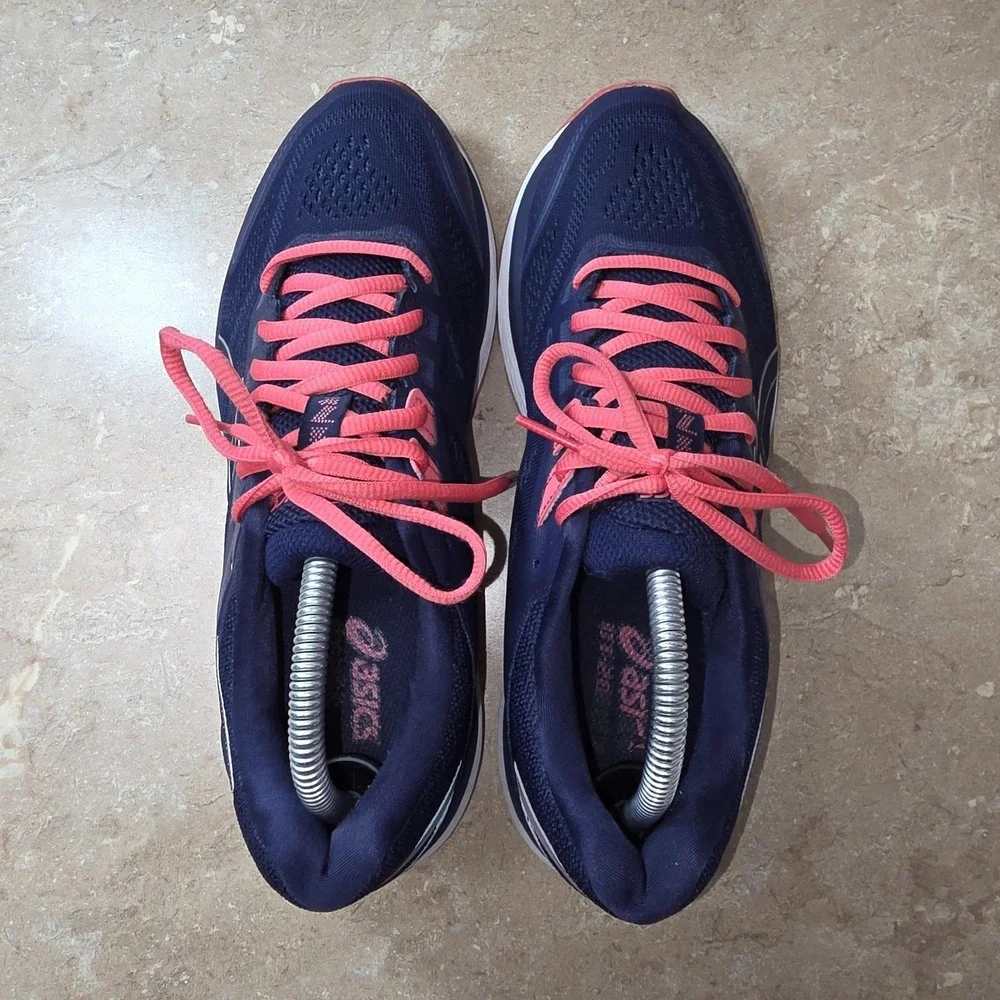 Asics brand style